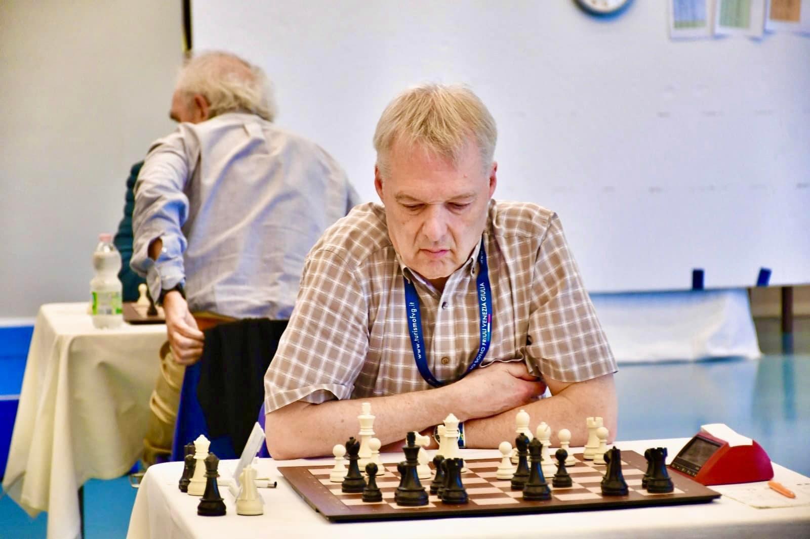 Luc Zimmermann in volle concentratie in het toernooi. (foto Patricia Claros Aguilar / organisatie)